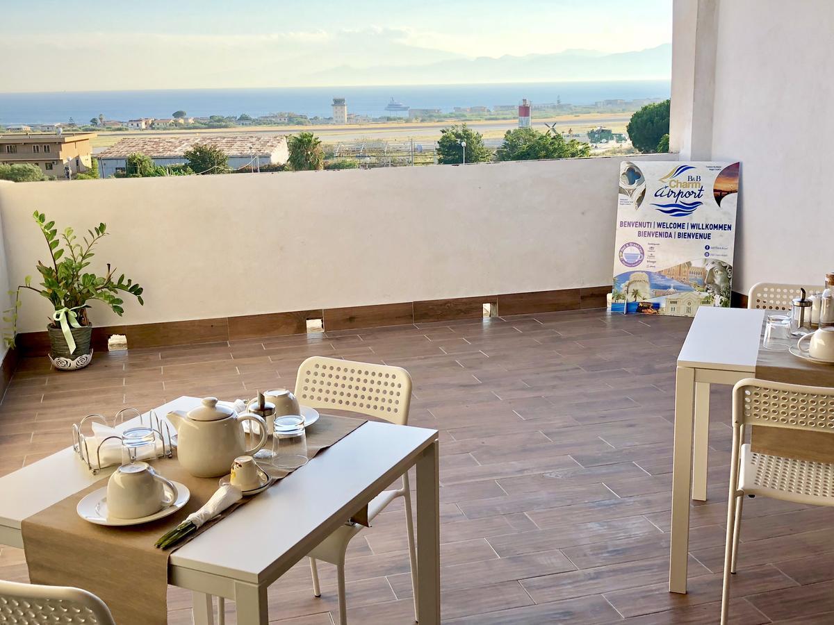 Charm Airport Panzió Reggio di Calabria Kültér fotó
